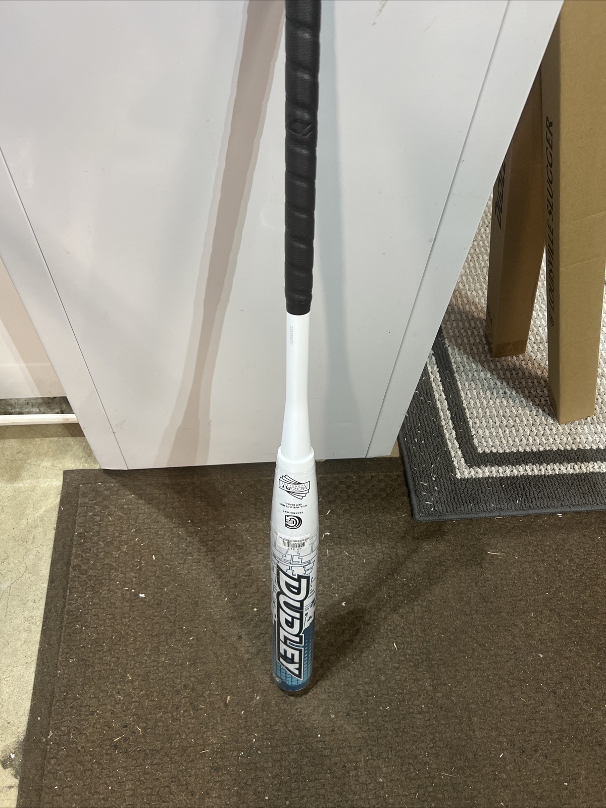 Batte De Softball Dudley Lightning Legend 2024 - Slowpitch Senior SSUSA - 34 Pouces, 26 Oz - Composite Carbone