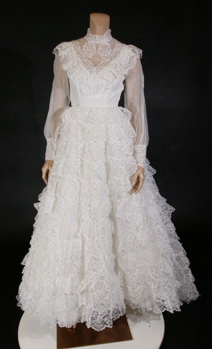 Union Made Vintage 1980s White Tiered Lace Wedding Dress sz