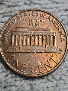 1982 No Mint Mark Lincoln Memorial Small Penny 1c Cent