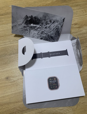 Apple Watch Ultra 49 mm iOS Smartwatch OVP, 2x Gummiarmband, Ladegerät