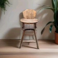 1950s Wooden Baby Highchair. Beautiful Piece. LOCAL PICK-UP ONLY. 