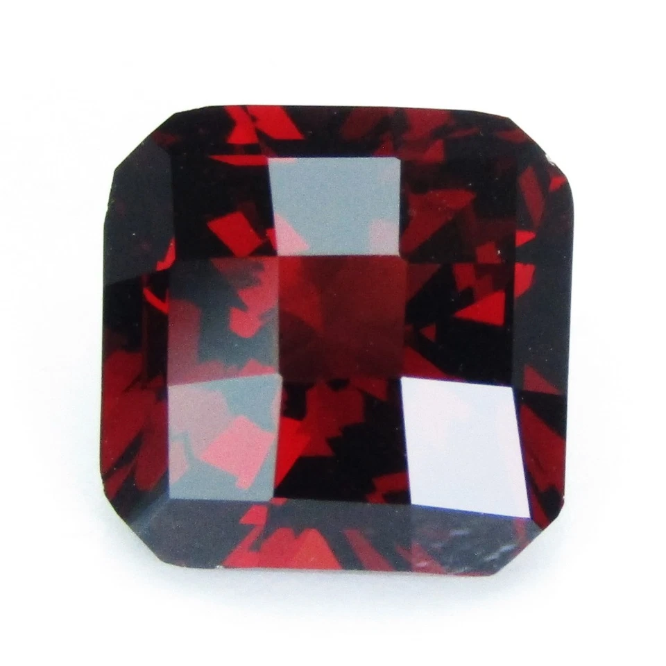 3.55Cts Fantastic Natural Almandine Garnet 8.5mm Fashion Square Pixel Cut Gem - Image 2 of 4