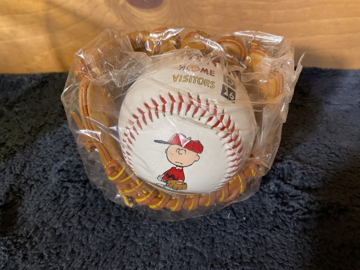 NEW VINTAGE CHARLEY BROWN MINI BASEBALL & LEATHER GLOVE VERY RARE
