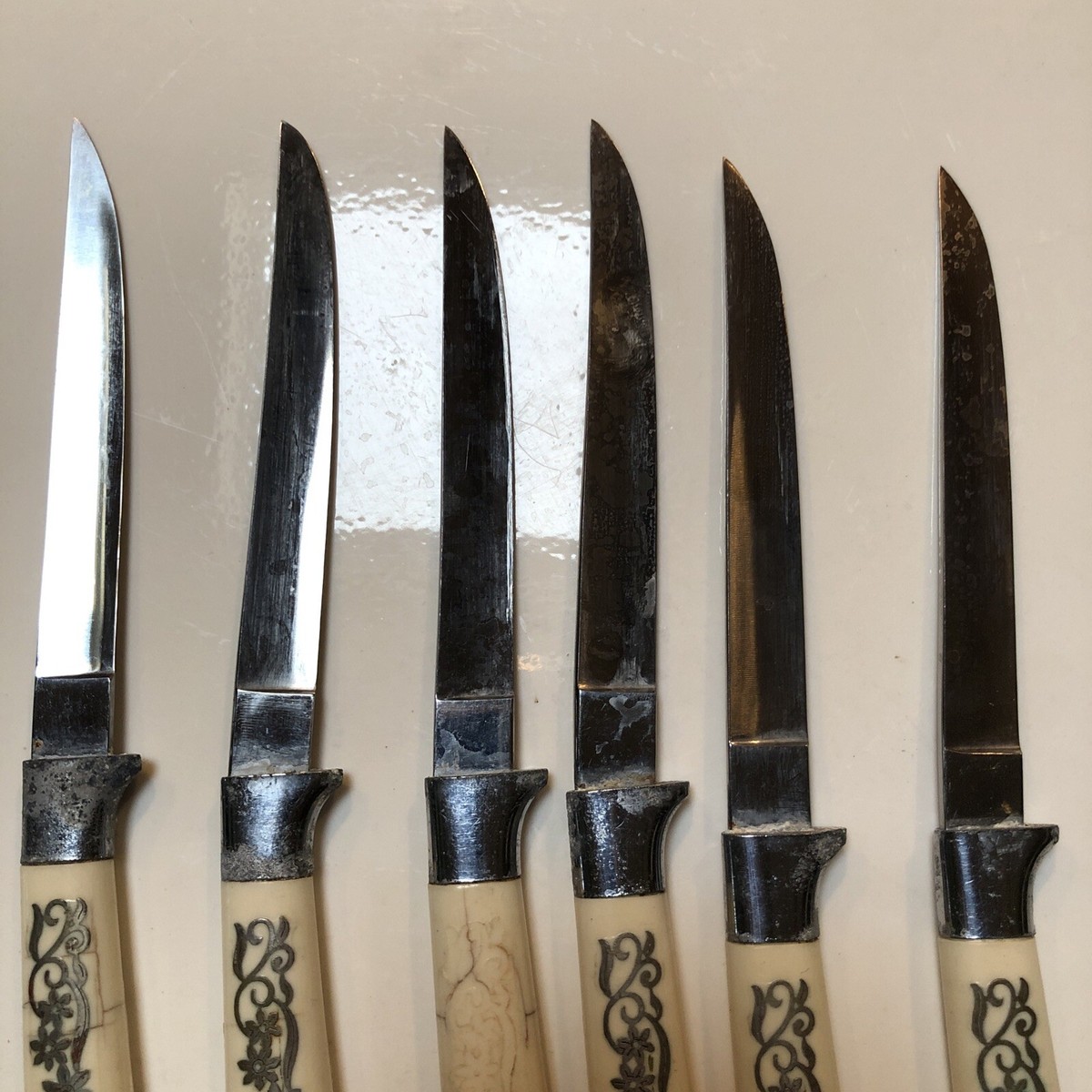 6 VINTAGE Kaiser Jr. IVORY COLOR SILVER INLAY STEAK KNIVES