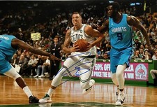 Daniel Theis signiert Basketball NBA Gro&szlig;foto Unterschrift Autogramm signed (27)