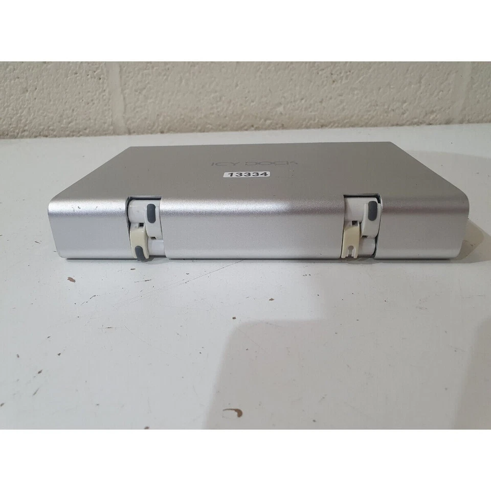 Icy Dock Single Hard Drive Raid Enclosure Silver for 3.5" Sata Drives Parts Only - Image 3 of 4