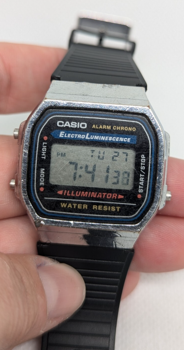 Vintage Casio 3298 A166 Mens Silver Digital Dial Quartz Watch