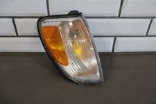 1998-2005 Toyota Land Cruiser Right Front Lamp Passenger Turn Signal