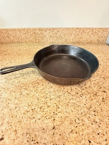 Griswold No 7 Small Logo Cast Iron Skillet