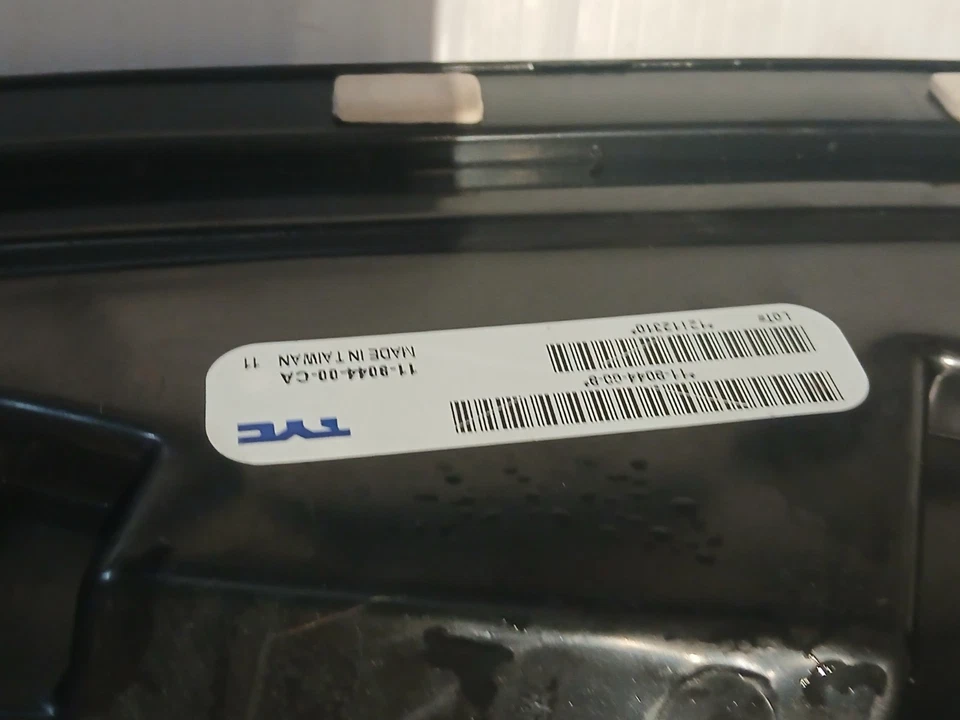 Luz trasera izquierda conductor Ford Mustang 2015-2019 2020 TYC Foto 3 de 4