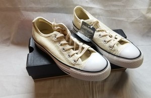 natural white chuck taylors