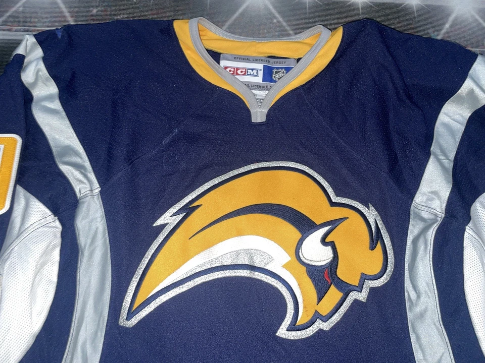 Camiseta deportiva de hockey Derek Roy #9 Buffalo Sabres Reebok autografiada suboficial usada pequeña Foto 2 de 4