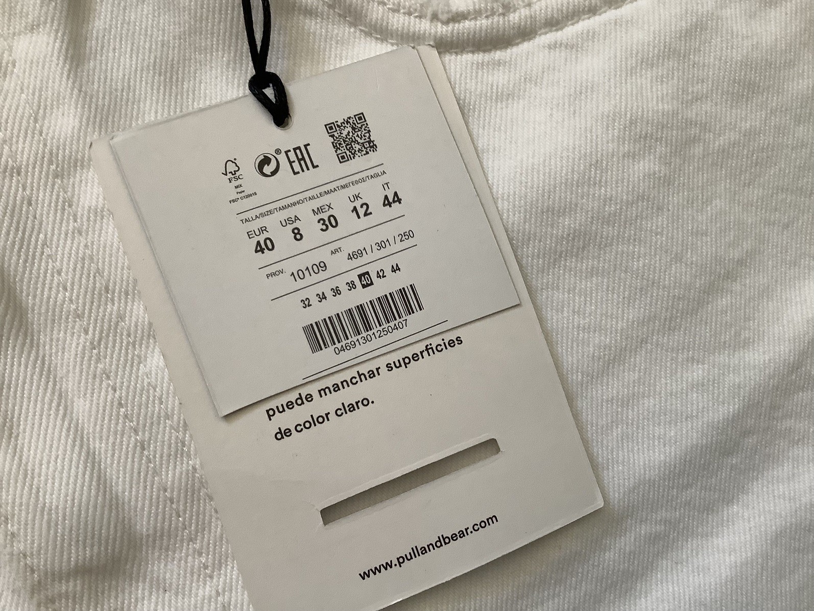 Pull&Bear White denim Jeans Shorts. Size 12 BNWT image 2
