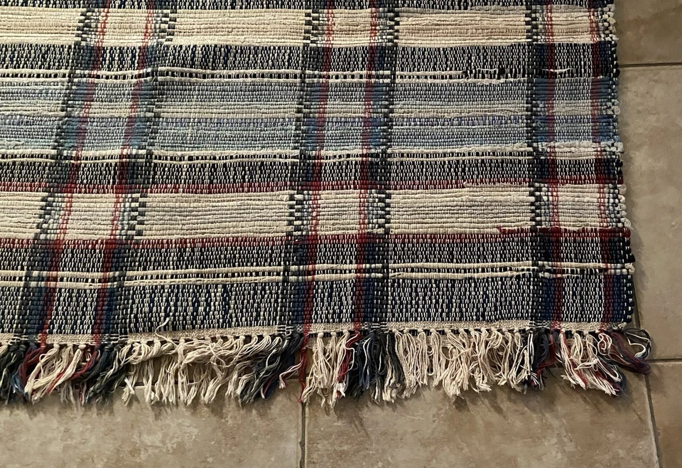 Alfombra vintage telar a mano roja blanca y azul Foto 2 de 3