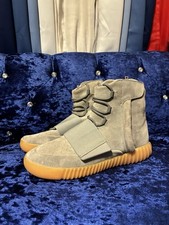 adidas Yeezy Boost 750 Light Grey Glow-in-the...