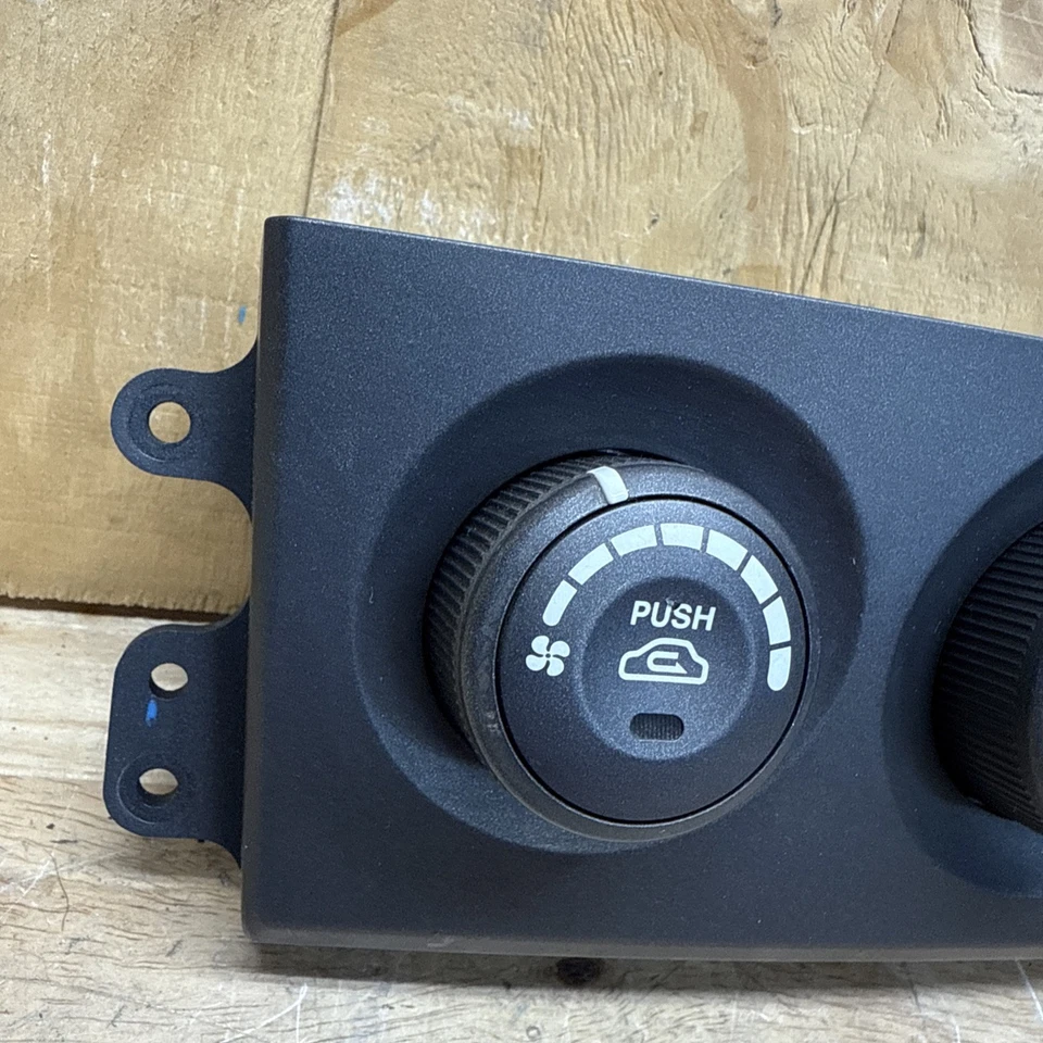 2007-2009 Kia Sorento AC Heater Control Climate Control Temperature Control OEM — 第 2/4 张图片