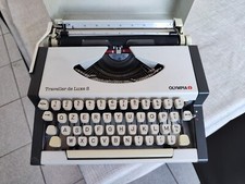 MACCHINA DA SCRIVERE OLYMPIA TRAVELLER DE LUXE S VINTAGE FUNZIONANTE