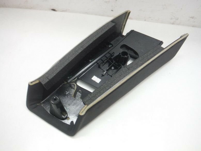 MASERATI UPPER LEFT B-PILLAR TRIM COVER OEM 670089085