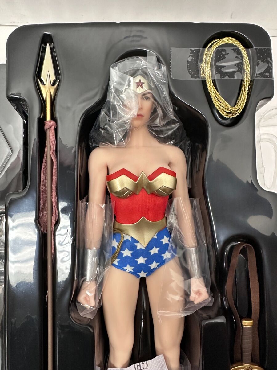 Sideshow Sixth Scale Wonder Woman w/EXCLUSIVE SPEAR (1001891 Sideshow Sixth Scale Wonder Woman w/EXCLUSIVE SPEAR (1001891