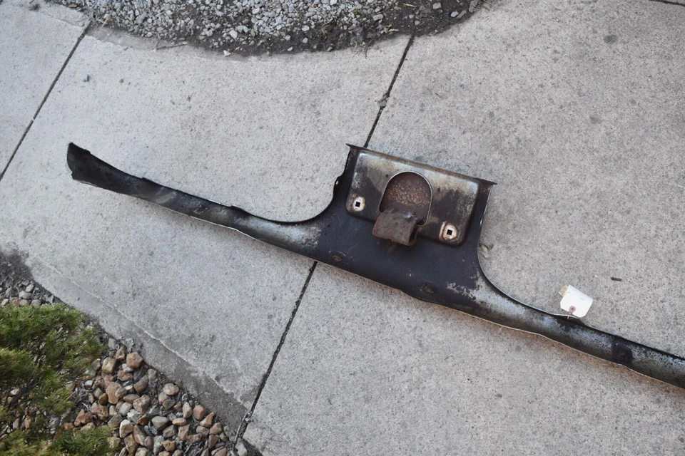 Центральная секция заднего бампера 1958 1959 1960 Ford Thunderbird 58 59 60 12401 - Изображение 3 из 4