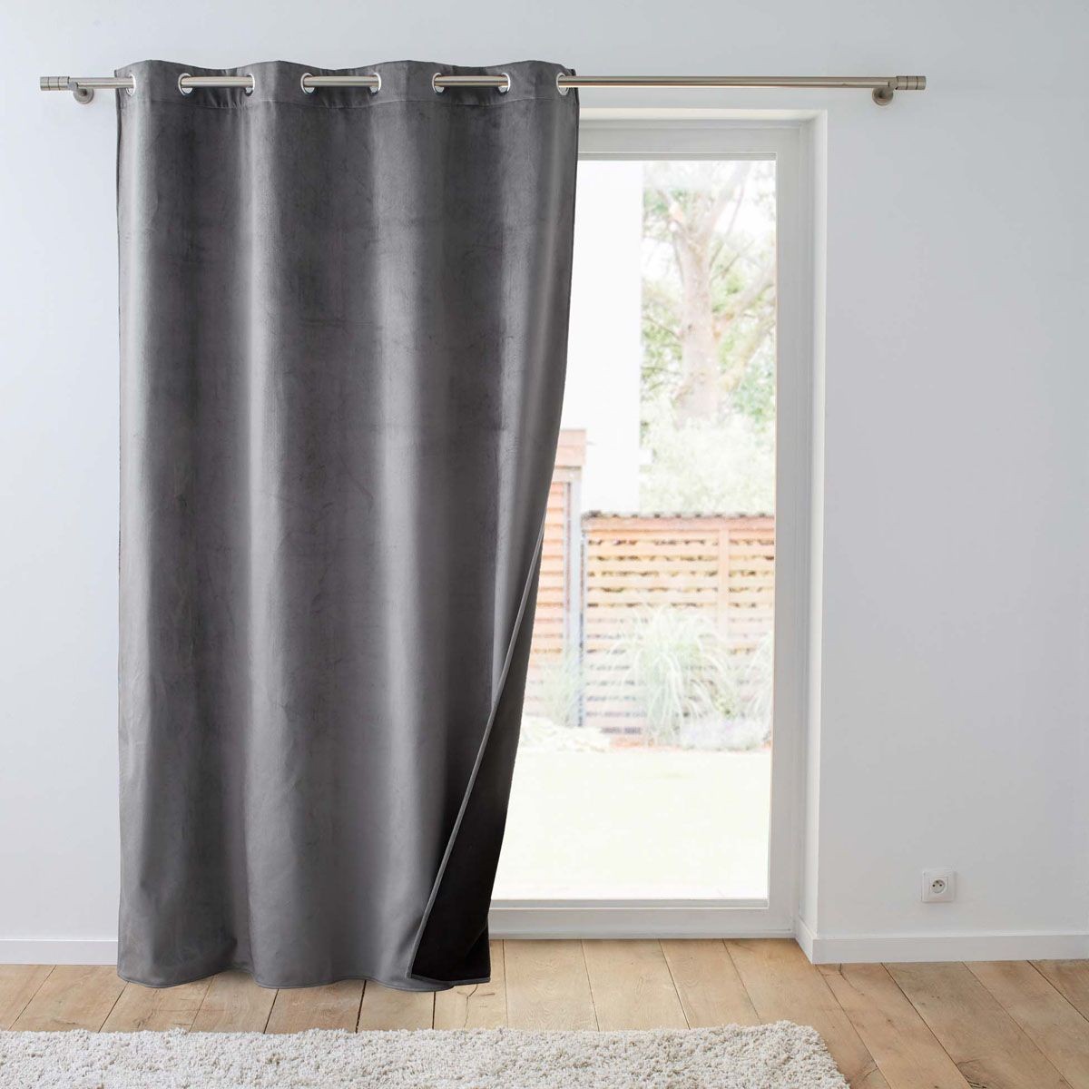 Rideau isolant thermique en velours gris anthracite 140x260 Polarchic pour couper le froid