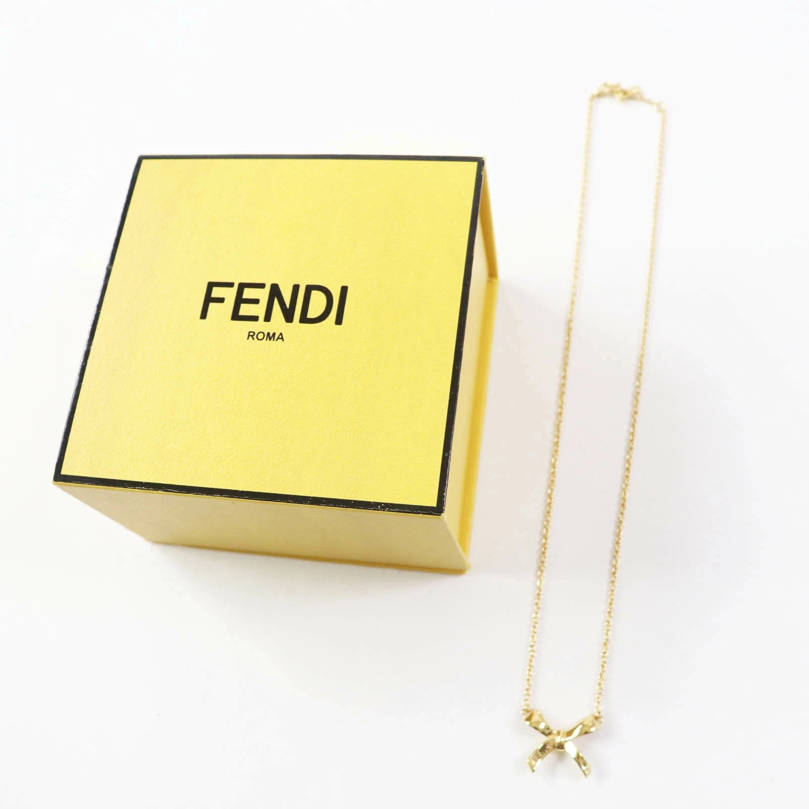 FENDI Collana Ciondolo 8AK081 Logo Nastro Catena Oro Donna con Scatola