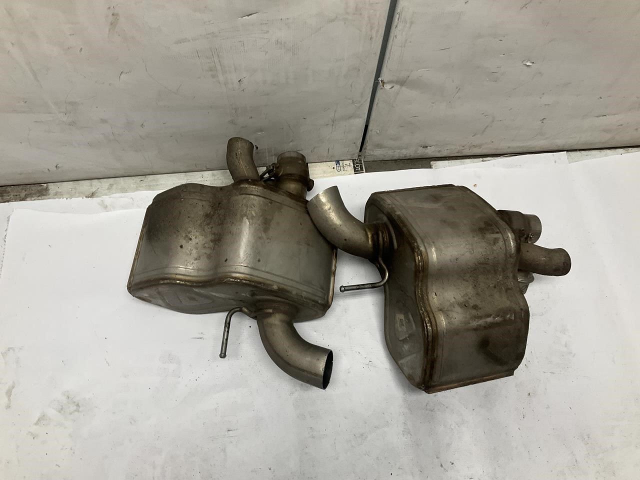 17-22 Maserati Levante 3.0L Exhaust Muffler Rear Left Right Section Pair Q