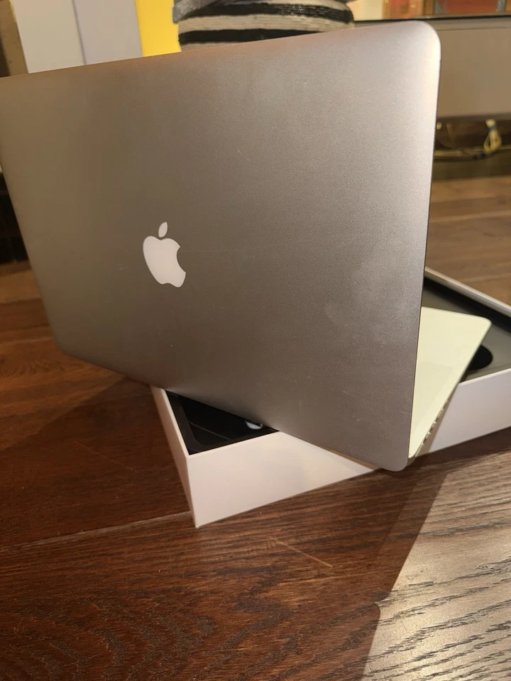 Apple MacBook Pro 15" 2015 · i7 · 16GB · 512GB, photo 3 of 5