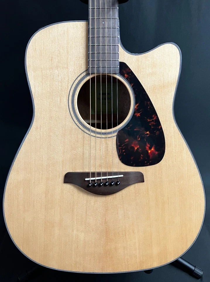 Yamaha FGX800C Solid Top Cutaway Acoustic-Electric Guitar Gloss Natural Finish - Image 2 of 4