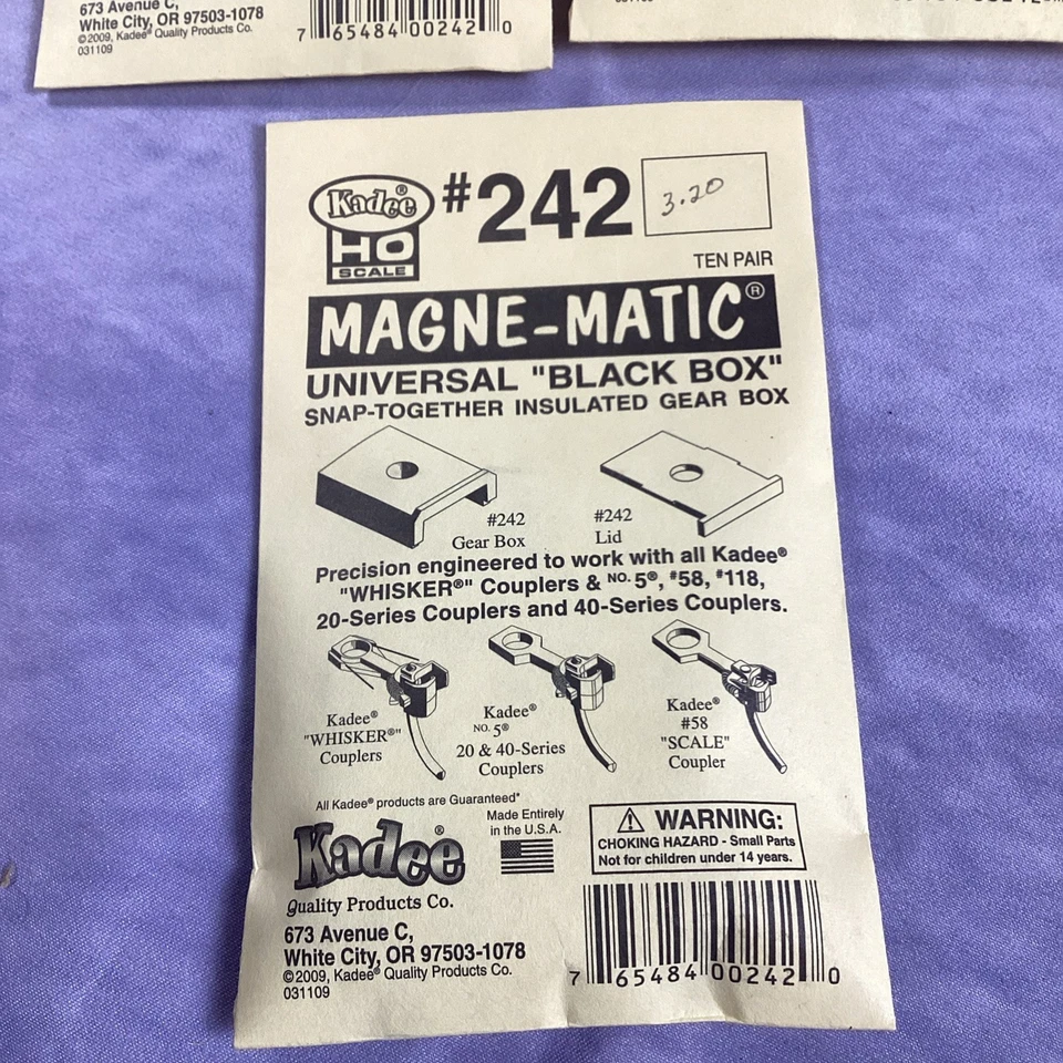 Kadee HO scale # 242 ~ Universal "Black Box" insulated gear box x 10 pair ~ New - Image 2 of 3