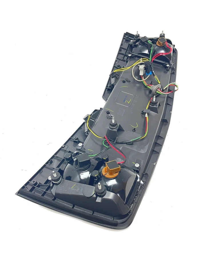 OEM Rear Back Up Lamp License Plate Assembly Stealth Gray For 03-07 Cadillac CTS Foto 4 de 4