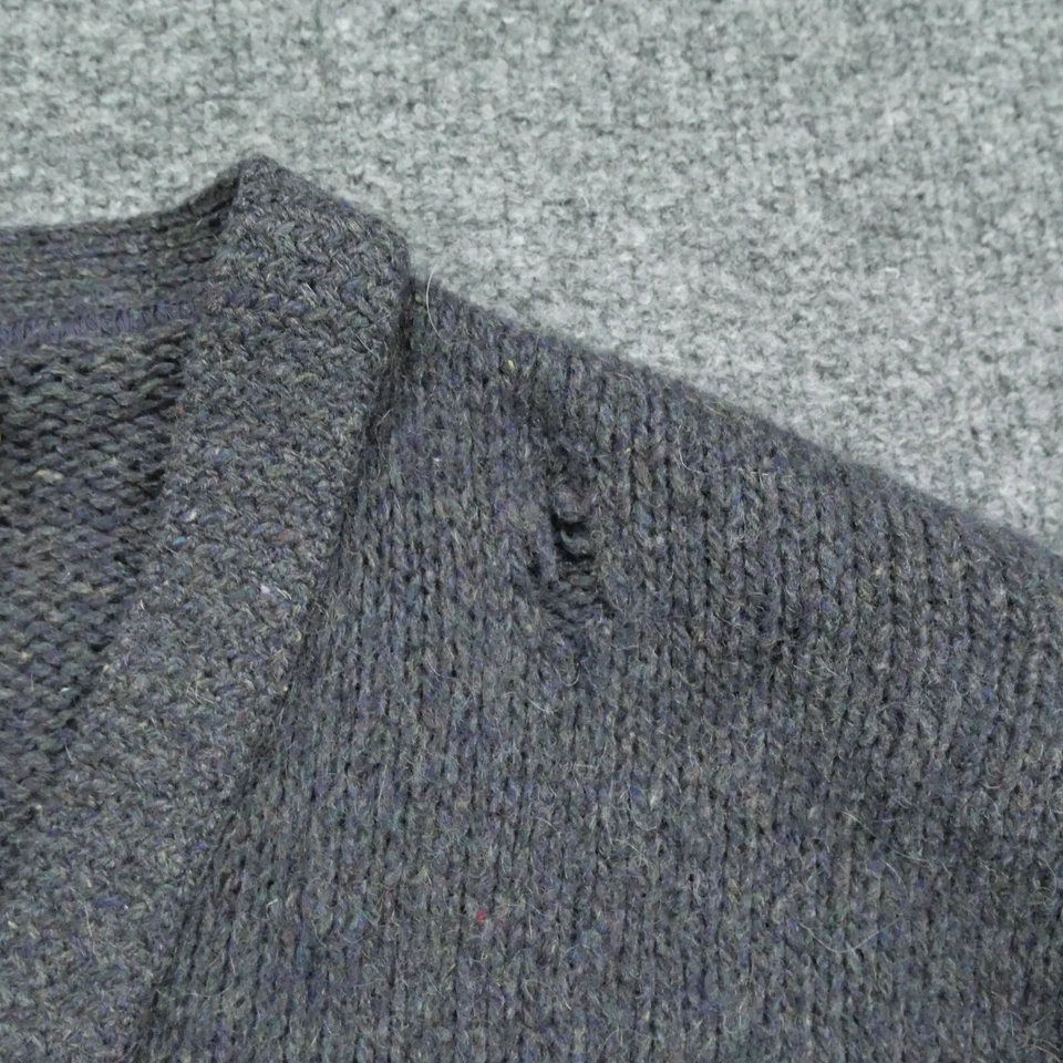 Cárdigan suéter vintage de lana mohair para hombre gris medio agujeros grunge codera años 60 Foto 3 de 4