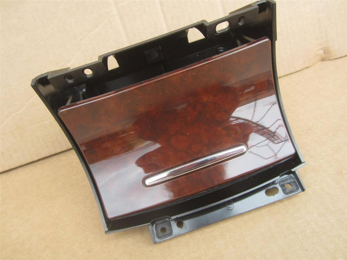 OEM 2006-2011 Cadillac DTS Center Console Compartment Lighter w