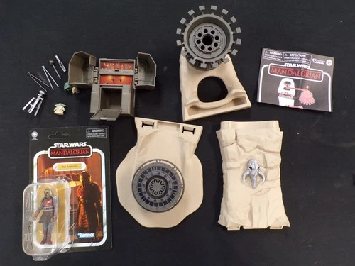 THE ARMORER'S FORGE STAR WARS MANDALORIAN VINTAGE COLLECTION HASBRO PLAYSET