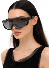 Flat Top Women Oversized Wrap Curved Lens Plastic Retro Sporty Sunglasses Outfit