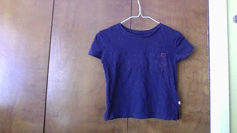 EMBROIDERED HEART ON POCKET Gap Navy T-Shirt Size S (5/6) Short Slv Supersoft