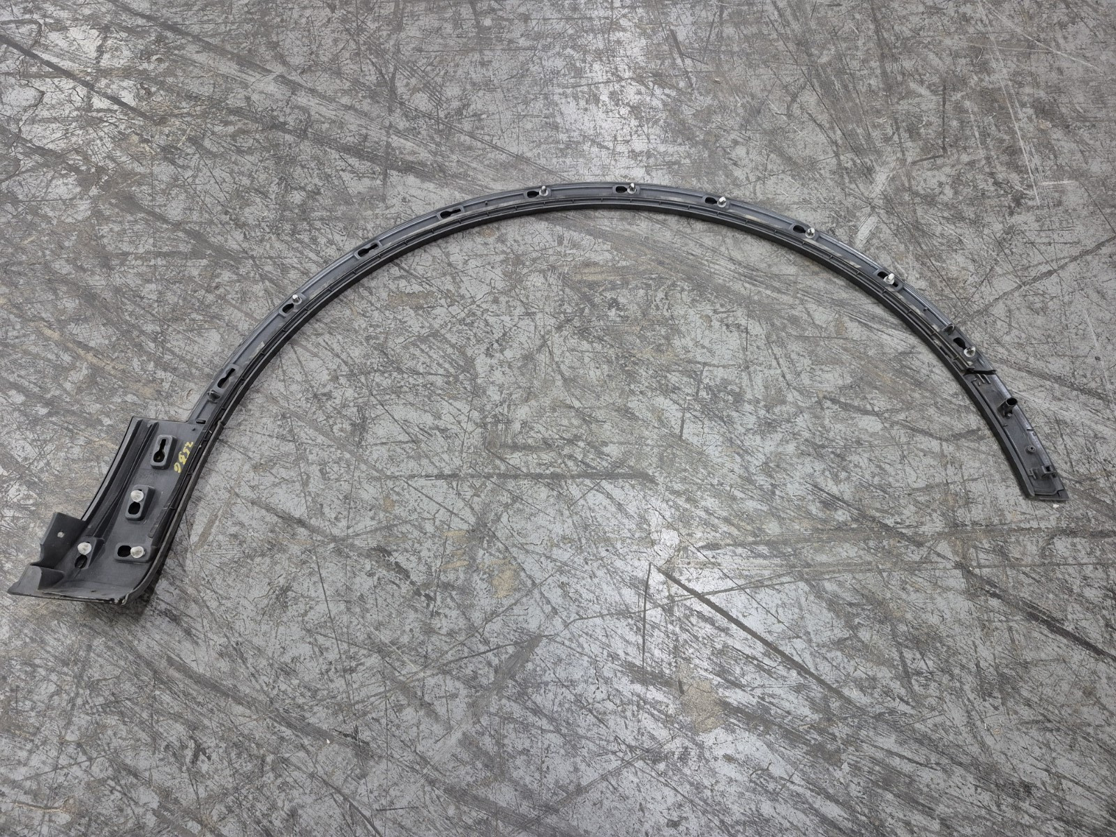 Bentley Bentayga 2017-2020 Front Left Wheel arch