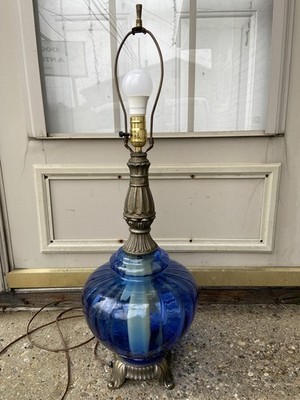 GORGEOUS MID CENTURY BLUE OPTIC GLASS TABLE LAMP LIGHT UP BASE RARE COLOR!!