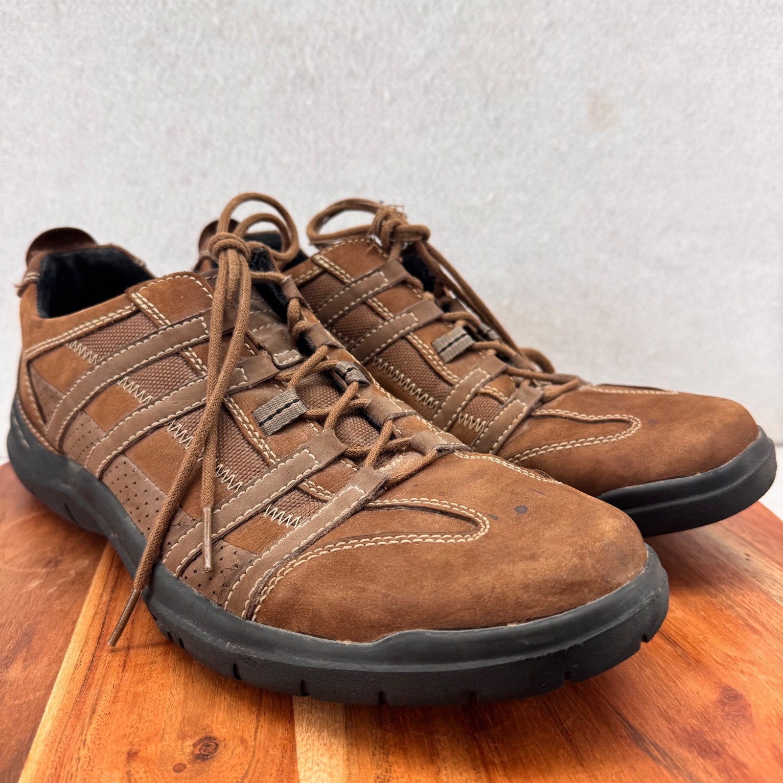 Clarks Mens Classic Brown Leather Walking Shoes Comfort Lace Up Casual Size 10M