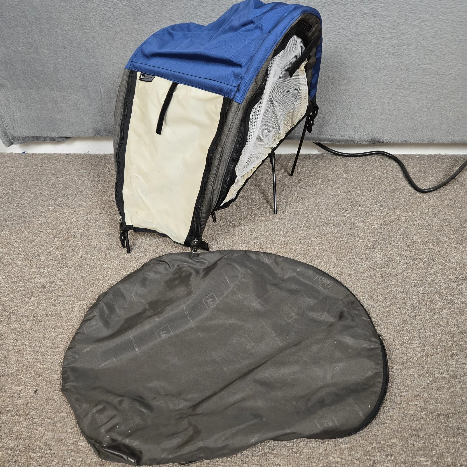 REI TAGALONG Child/Baby Carrier Hiking Backpack Head Cover/Sun-Rain Bonnet