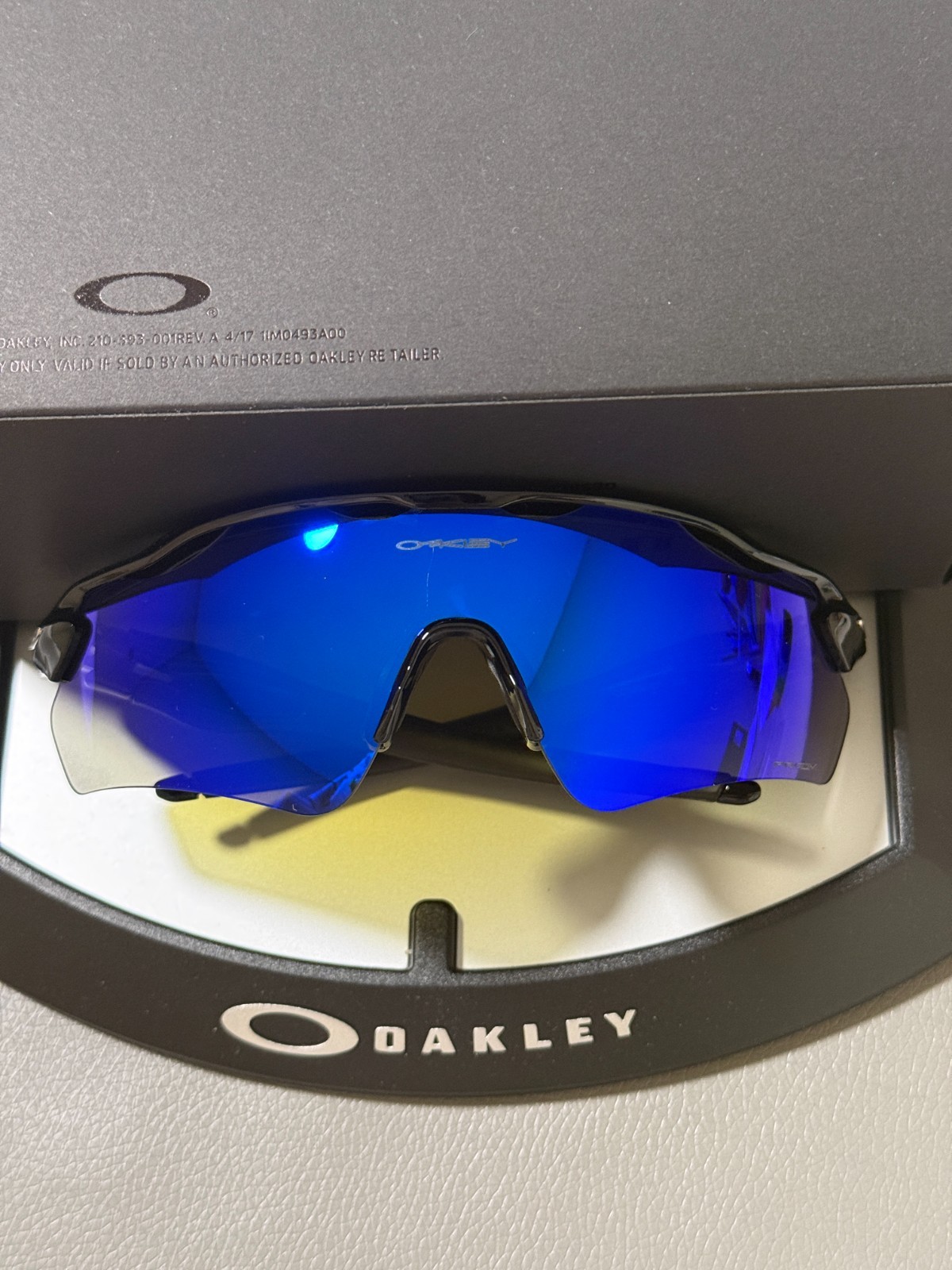 New Oakley Sunglasses Radar EV Path Polished Black Frames Blue Lens Sporty