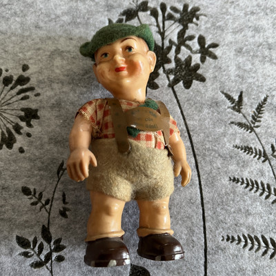 Zelluloid Spielfigur Lederhose und grüner Hut Orginal selten