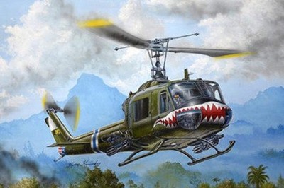1/35 Trumpeter UH-1B Huey Gunship Helicopter Plastic Model Kit
