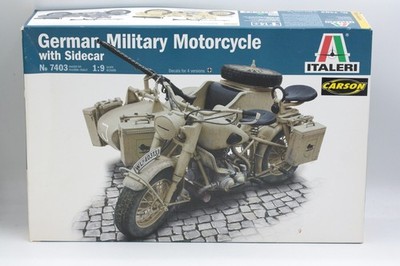 Italeri 7403 Deutsches Militärmotorrad mit Beiwagen Modellbausatz in 1:9