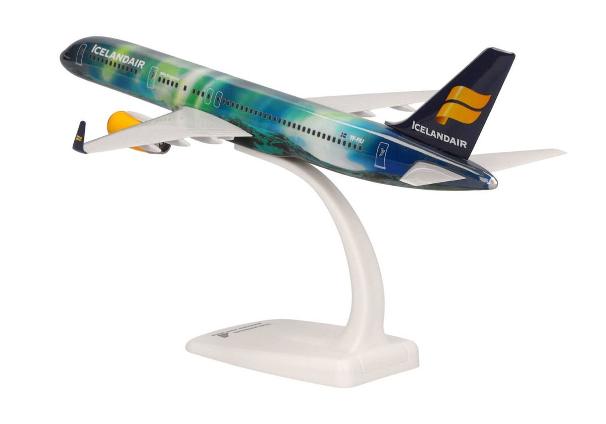 herpa 1/400 ICELANDAIR アイスランドエアB757-200 Amazon.com: Herpa Snap-fit Airplane Model Boeing 757-200