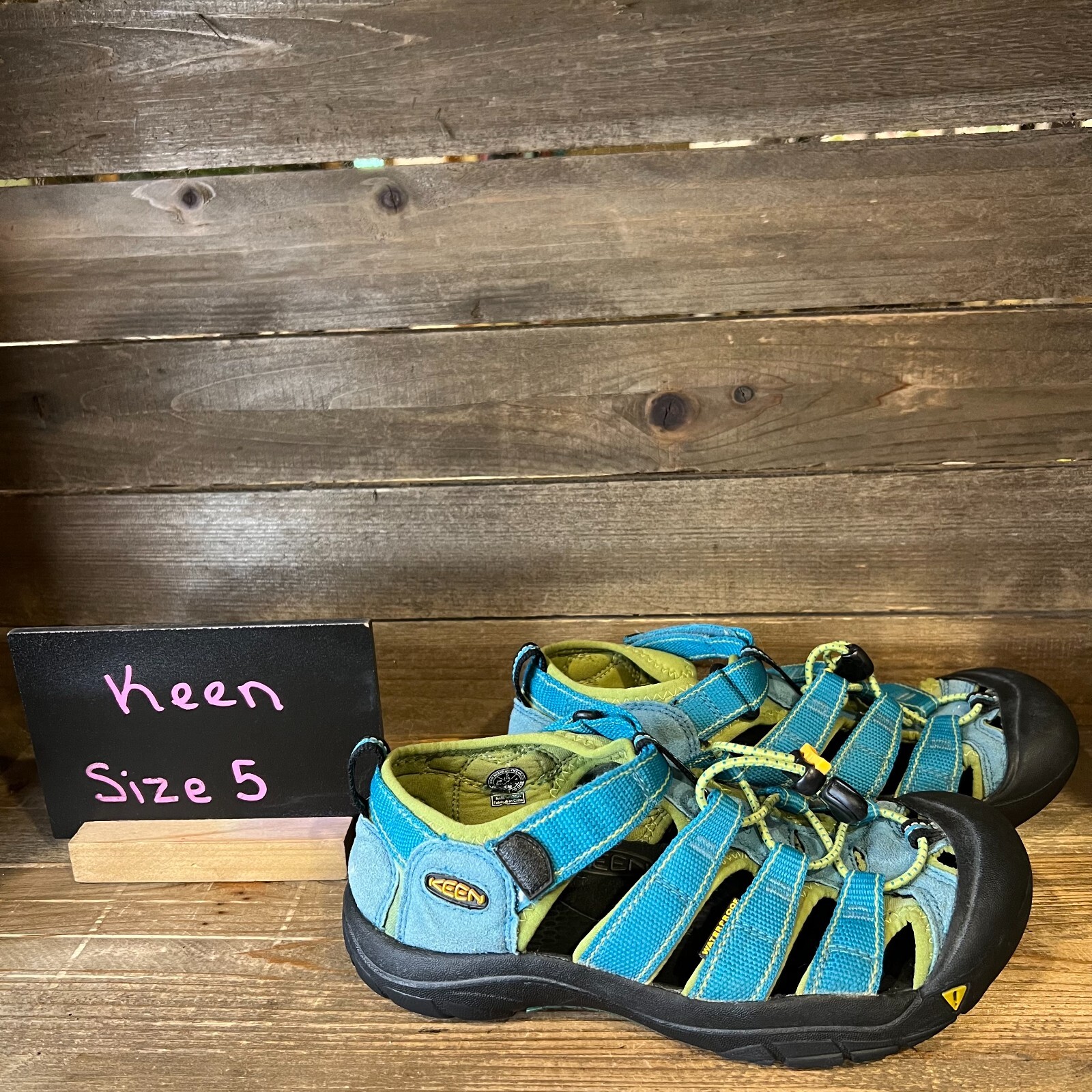 Sandali scarpe impermeabili blu Keen Newport H2 per bambini grandi taglia 5 Y in ottime condizioni