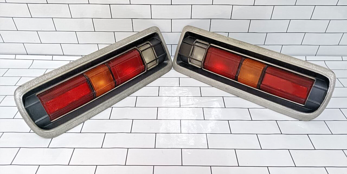 DATSUN NISSAN Bluebird 610 180B SSS Tail Light Pair RH & LH iki