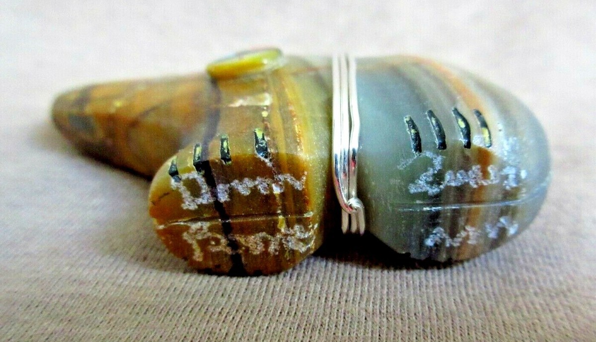 Boucles D'Oreilles Zuni - Fétiche Ours En Nacre - Fait Main Par Darrin Boone (Artisan Amérindien) - Neuves Avec Étiquettes