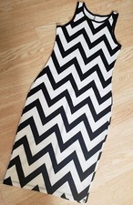 Women Size S black & white high neck bodycon midi chevron print sleeveless dress