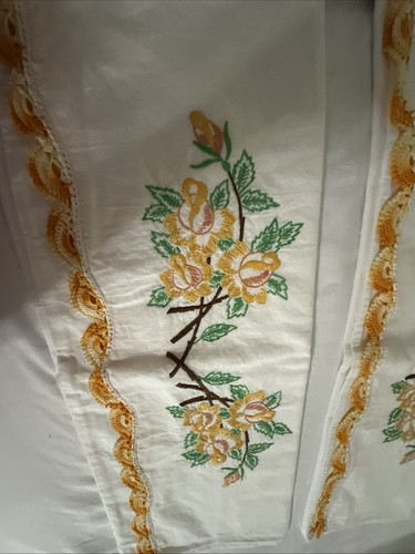 2 federe in lino bianco rose gialle ricamate a mano vintage bordo arancione tattato - Foto 5 di 14